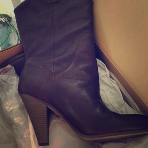 American Eagle leather boots